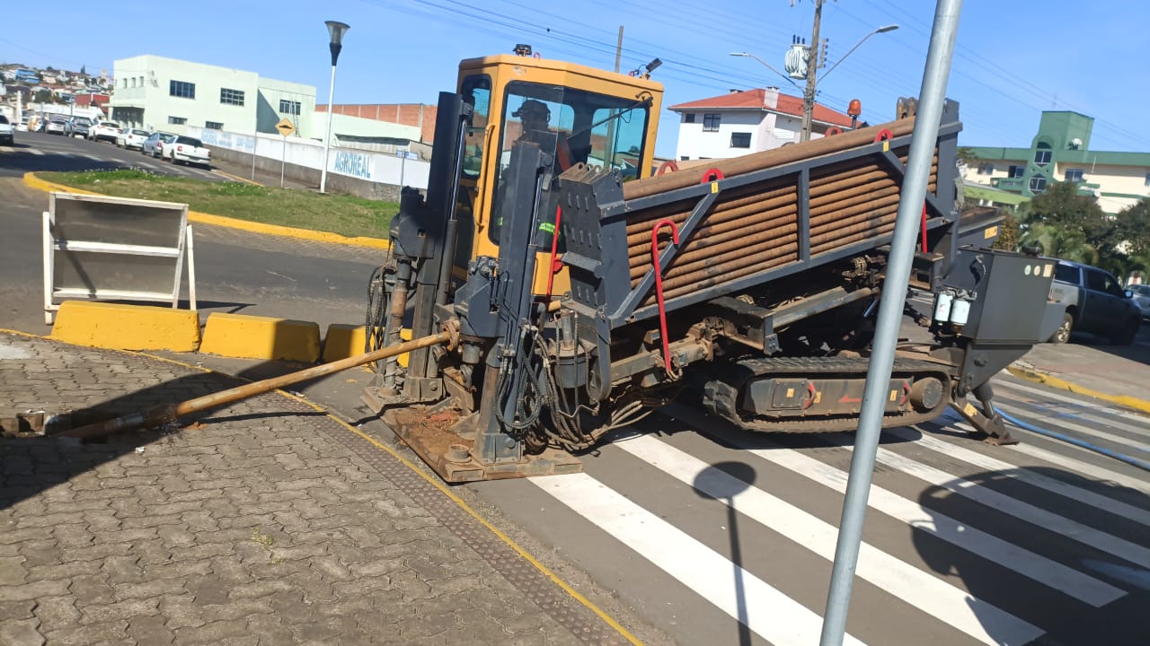 Tecnologia evita transtornos urbanos em expansão de esgoto